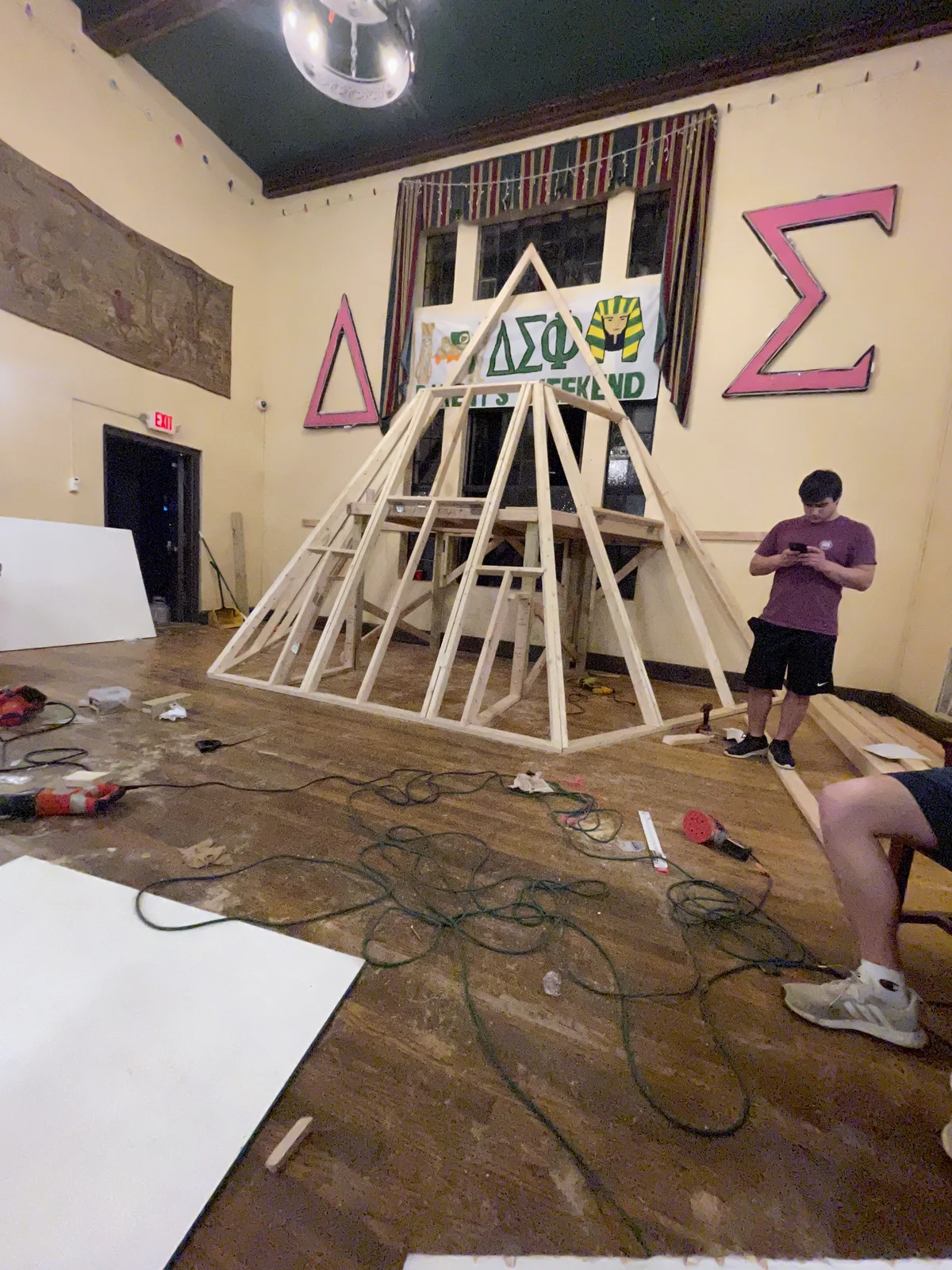 Building the collapsible 21-foot DJ pyramid