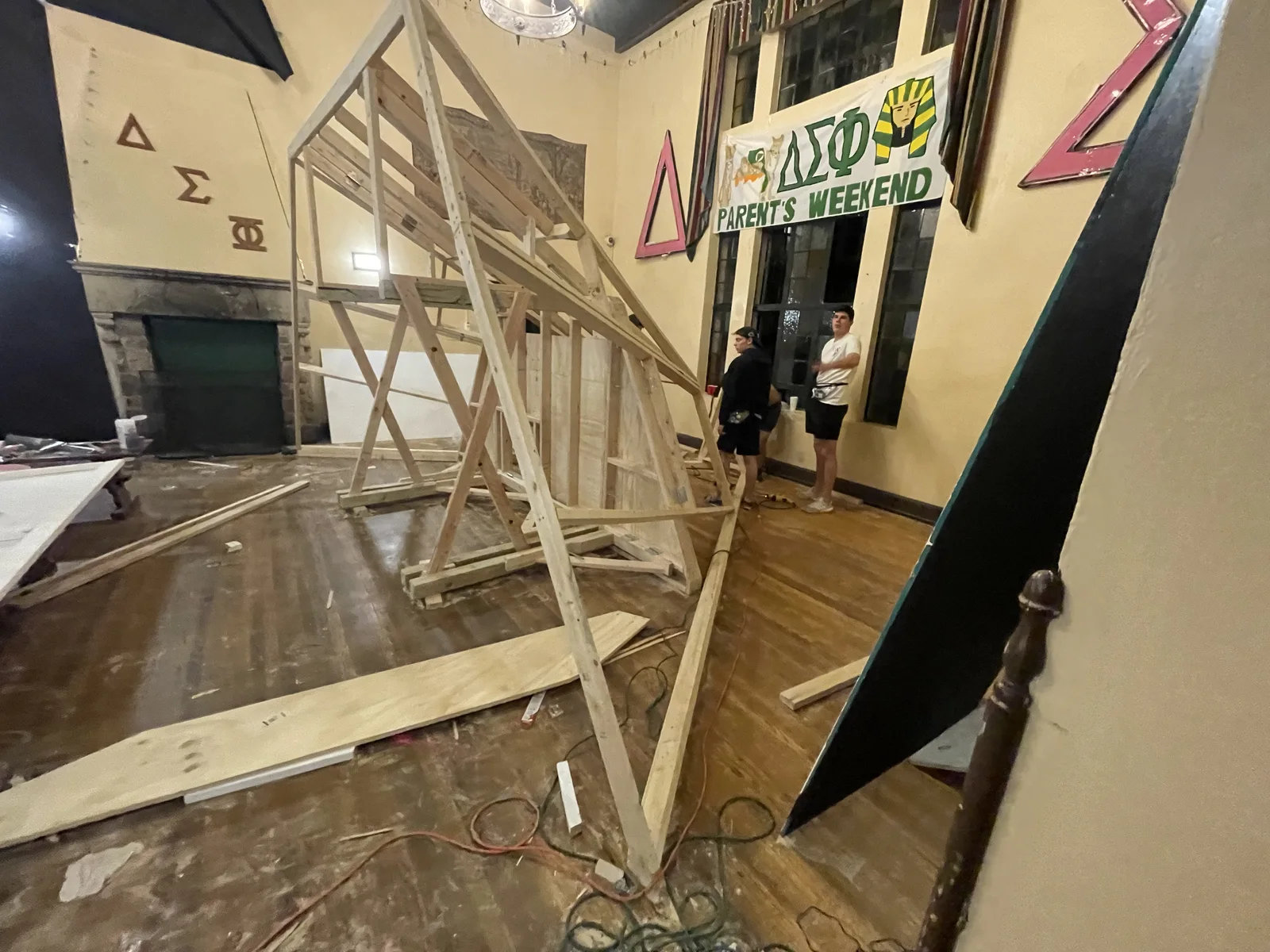 Building the collapsible 21-foot DJ pyramid